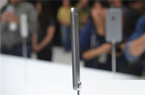 苹果iPhone6外观怎么样?iPhone6/iPhone6 Plus真机外观上手试玩实拍图片