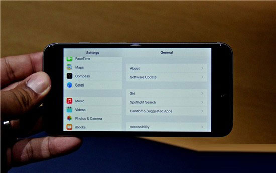 苹果iPhone6外观怎么样?iPhone6/iPhone6 Plus真机外观上手试玩实拍图片