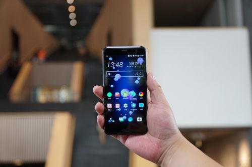 小米6和HTC
