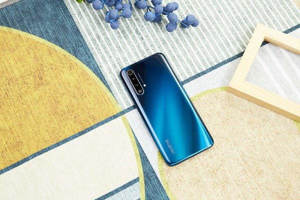 realmeQ2对比realmeQ2pro