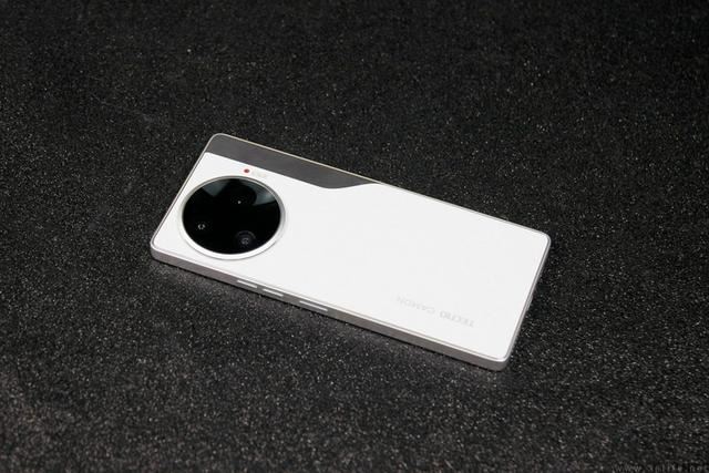 TECNOCAMON30Pro5G测评