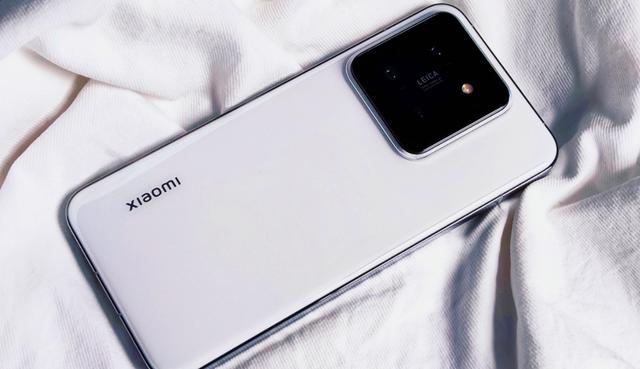 小米15和华为Mate70评测
