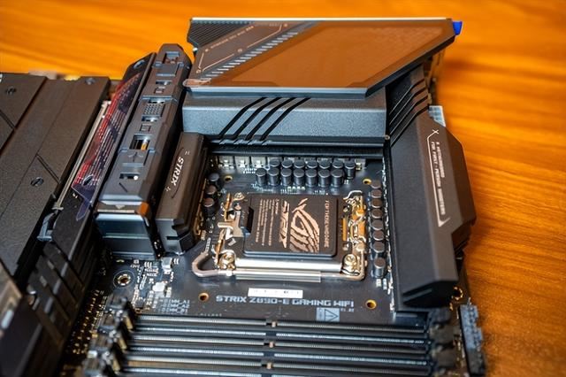 ROGSTRIXZ890E评测