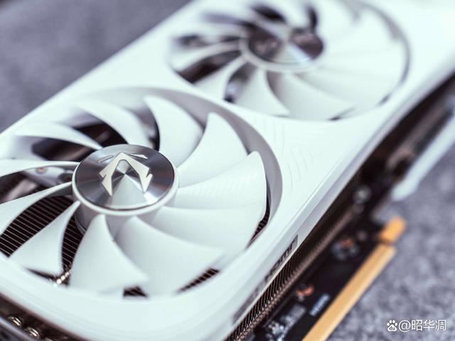 索泰RTX4080SUPER测评