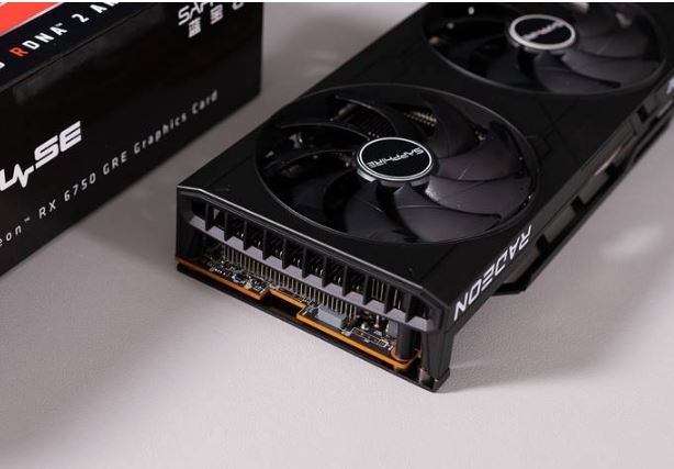 蓝宝石rx6750gre10g显卡怎么样