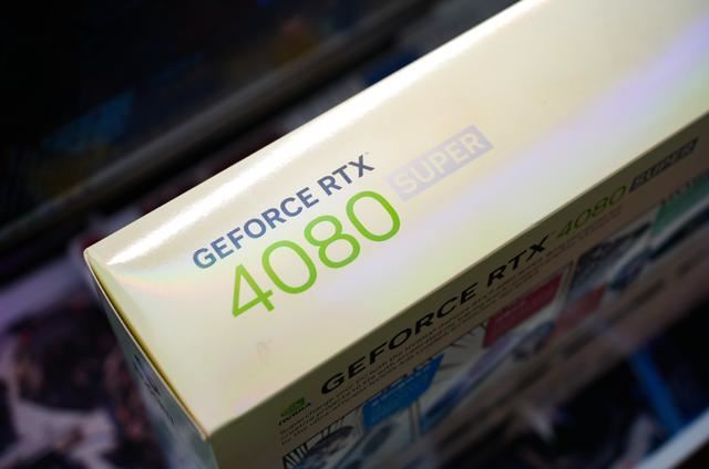 RTX4070Super魔鹰显卡拆解