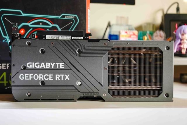 RTX4070Super魔鹰显卡拆解