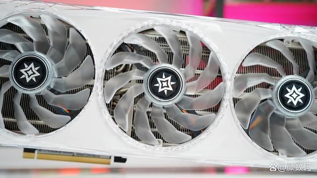 影驰RTX4070TiSUPER测评