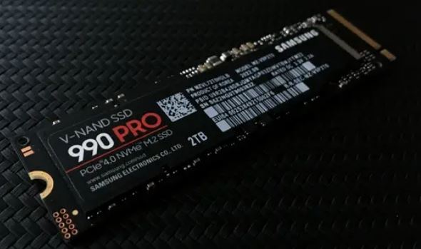 三星990和三星980pro不同点