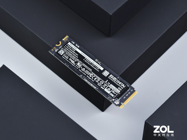 致态TiPro7000固态硬盘评测