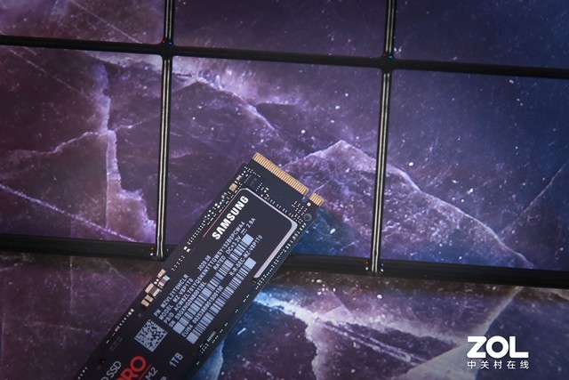 微星黑竞 M480固态硬盘