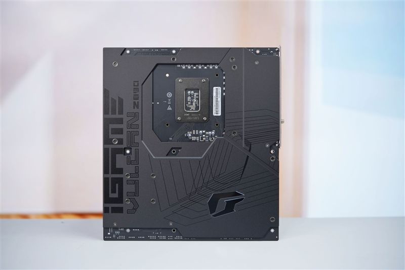 七彩虹Z890 Vulcan X评测