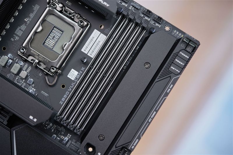 七彩虹Z890 Vulcan X评测