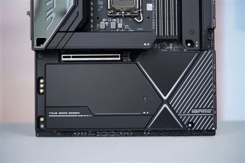 七彩虹Z890 Vulcan X评测