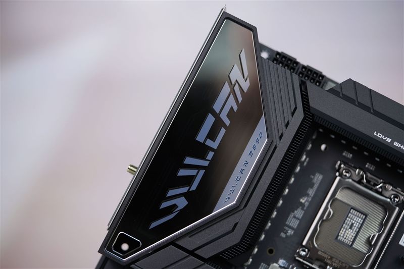 七彩虹Z890 Vulcan X评测