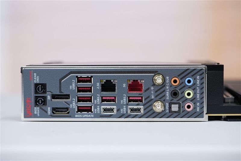 七彩虹Z890 Vulcan X评测