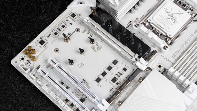 技嘉X870主板评测