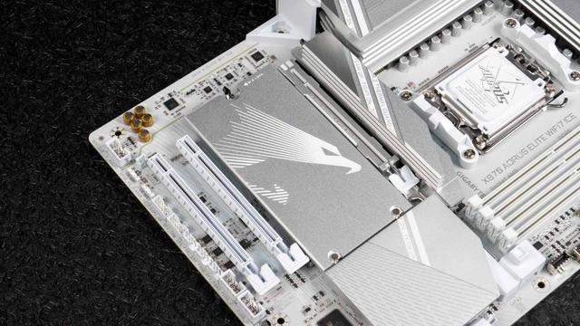 技嘉X870主板评测