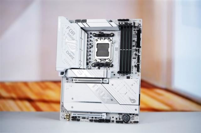 华硕ROGX870吹雪主板评测