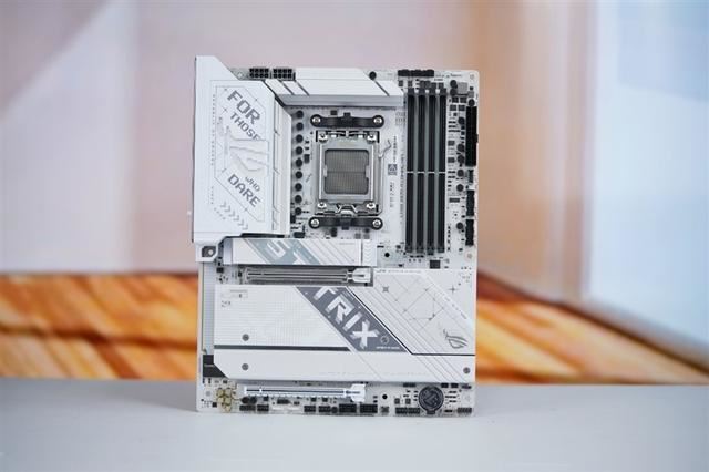 华硕ROGX870吹雪主板评测