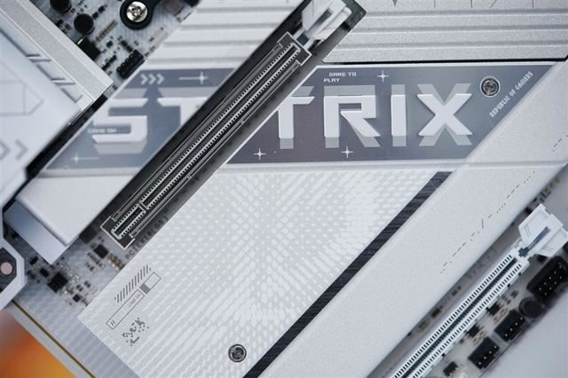 华硕ROGX870吹雪主板评测