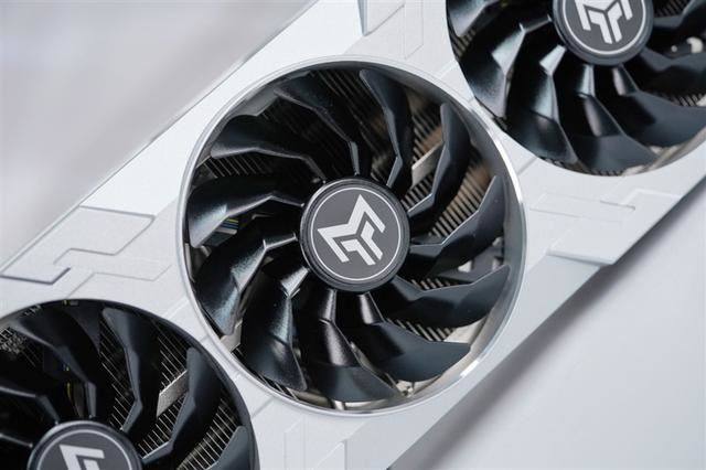 影驰GeForceRTX4070TiSUPER评测