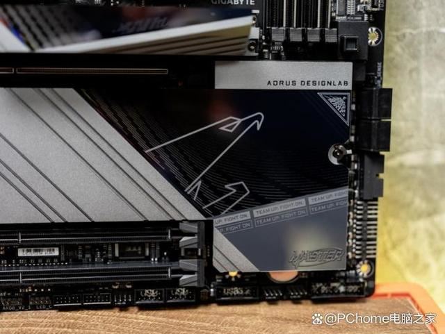 技嘉RadeonRX7900XTX魔鹰组装机性能测
