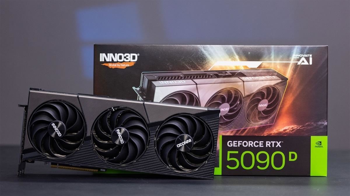 映众RTX5090D曜夜X3开箱