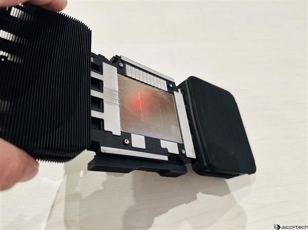 英伟达RTX50散热方案拆解