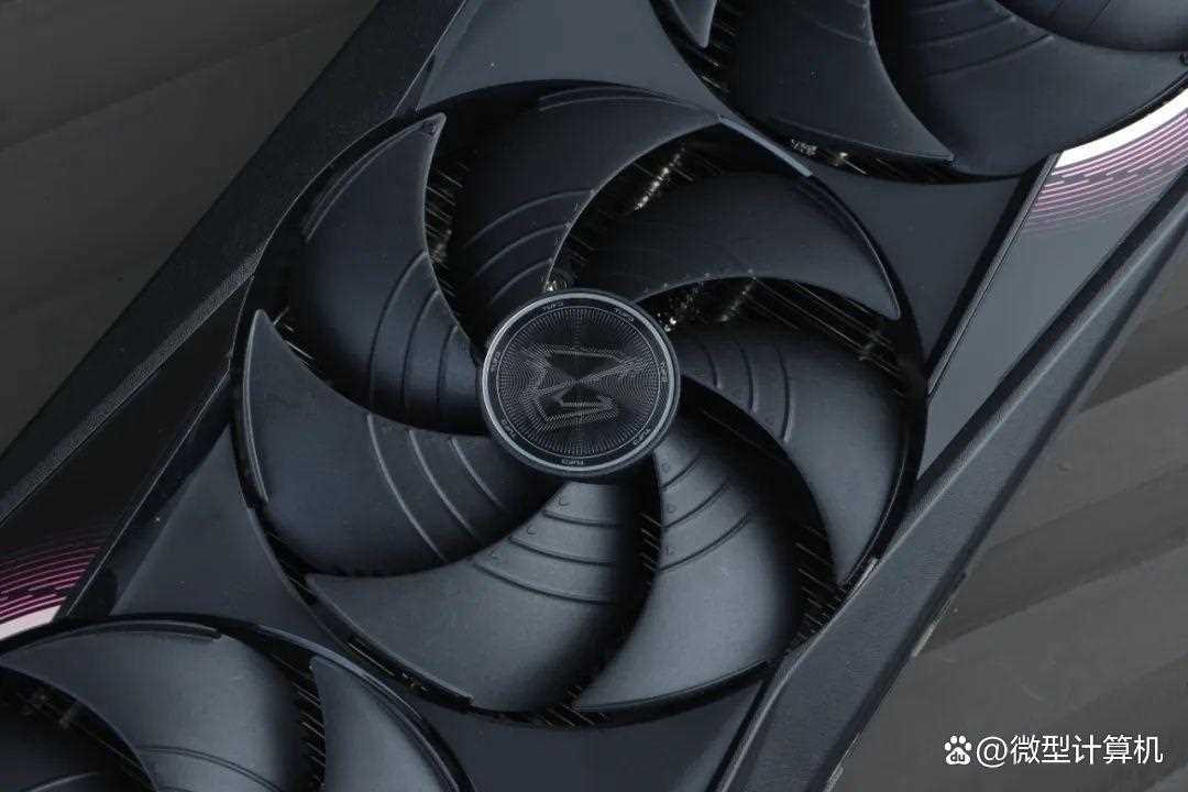 GeForceRTX5070MASTER显卡测评